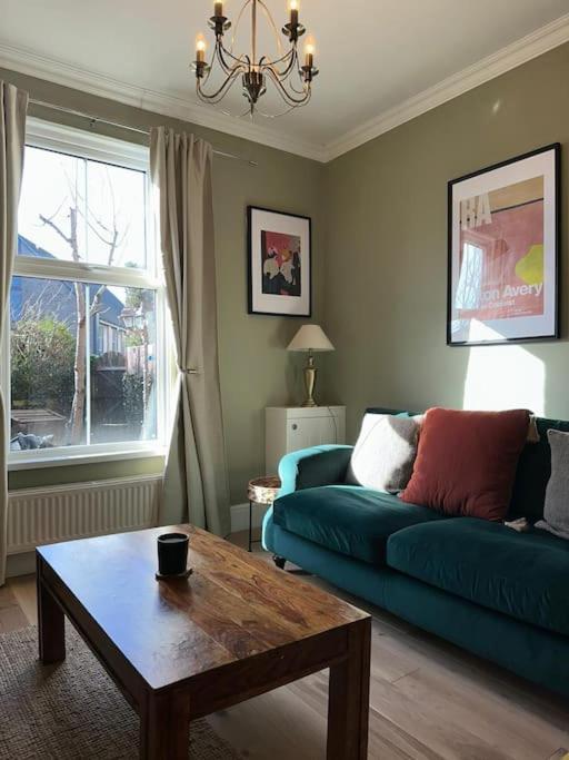 Townhouse In Belfast, Newtownabbey. Villa ภายนอก รูปภาพ