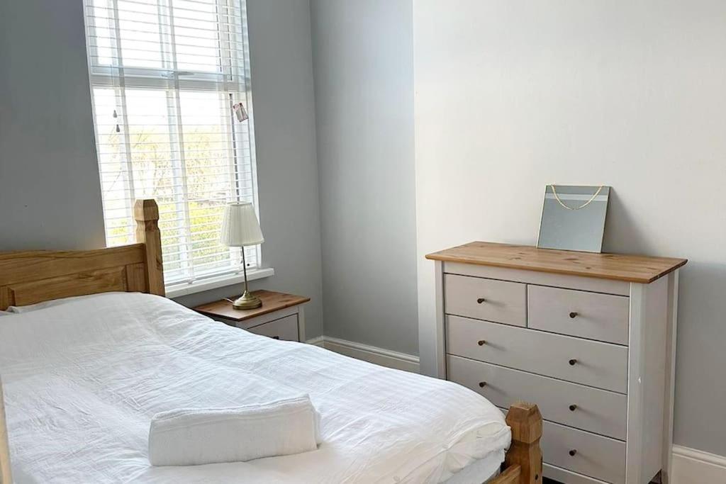 Townhouse In Belfast, Newtownabbey. Villa ภายนอก รูปภาพ